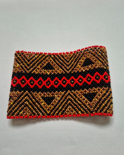 Pulseira de Miçanga Vermelha Preta e Marrom Fio Elástico Povo Waura