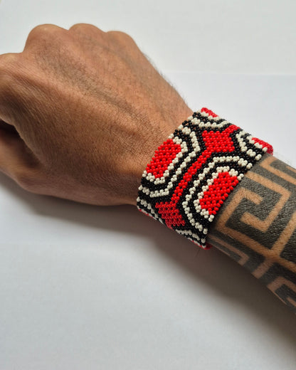 Pulseira de Miçanga Vermelha Preta e Branca  Povo Waura