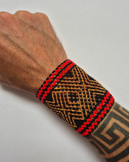 Pulseira de Miçanga Preta e Marrom e Vermelha Povo Waura