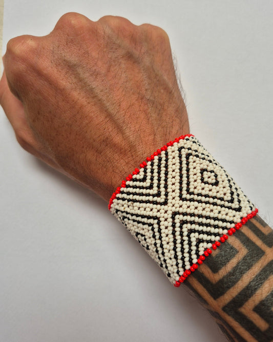 Pulseira de Miçanga Preto Vermelho e Branco Povo Waura