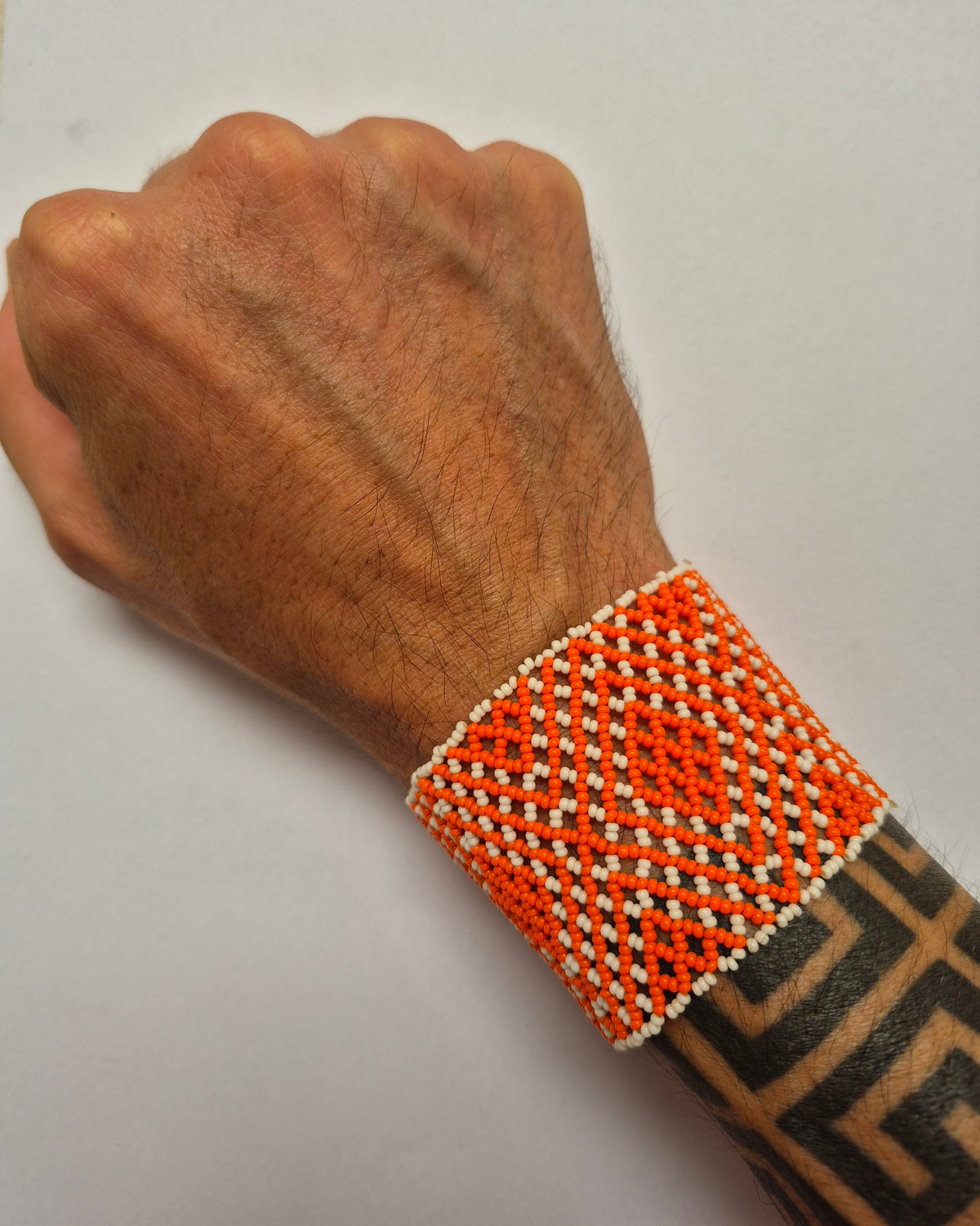 Pulseira de Miçanga Branco e Laranja Povo Waura
