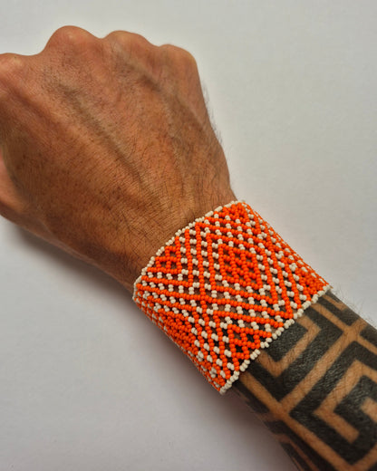 Pulseira de Miçanga Branco e Laranja Povo Waura
