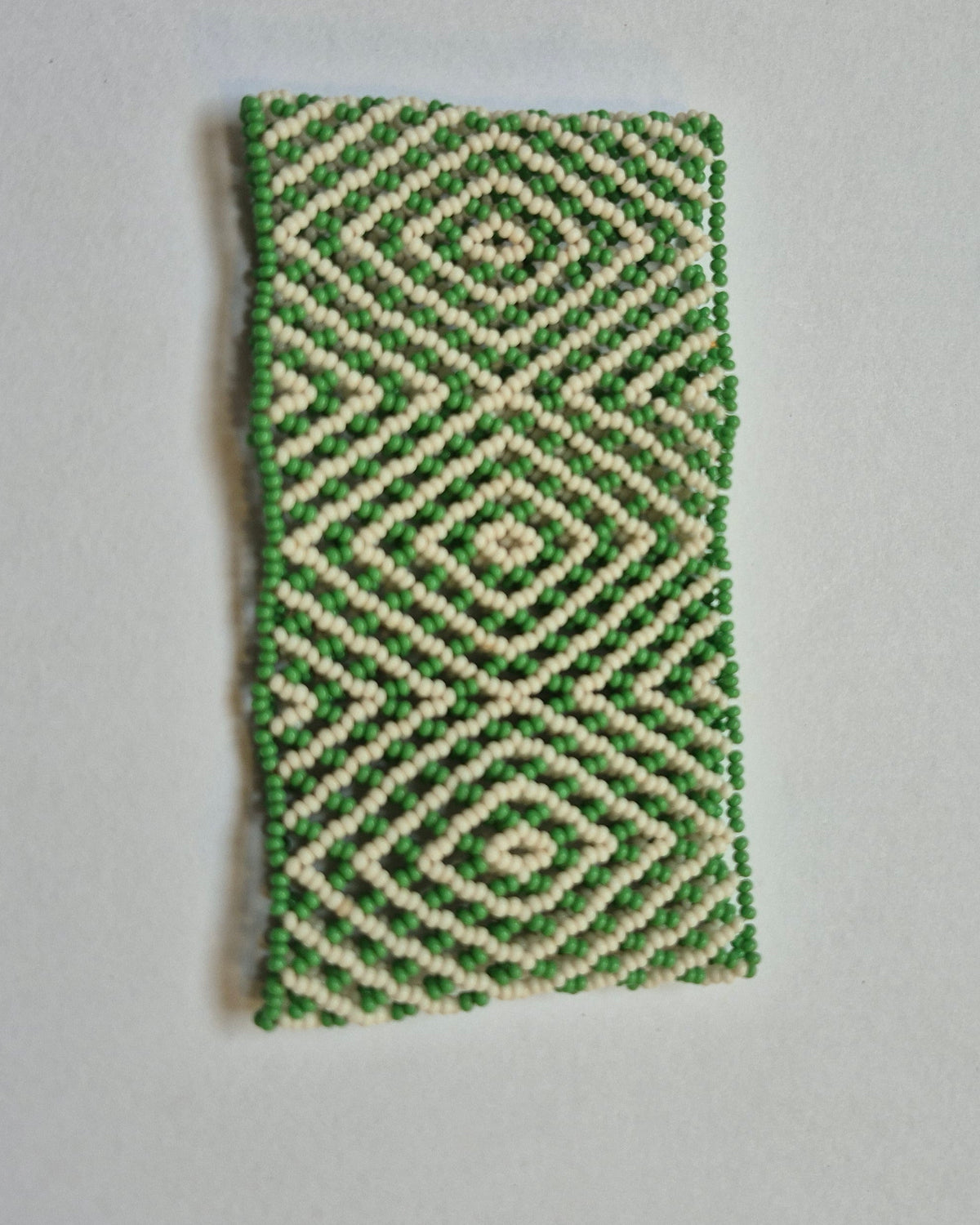 Pulseira de Miçanga Verde e Branco Povo Waura