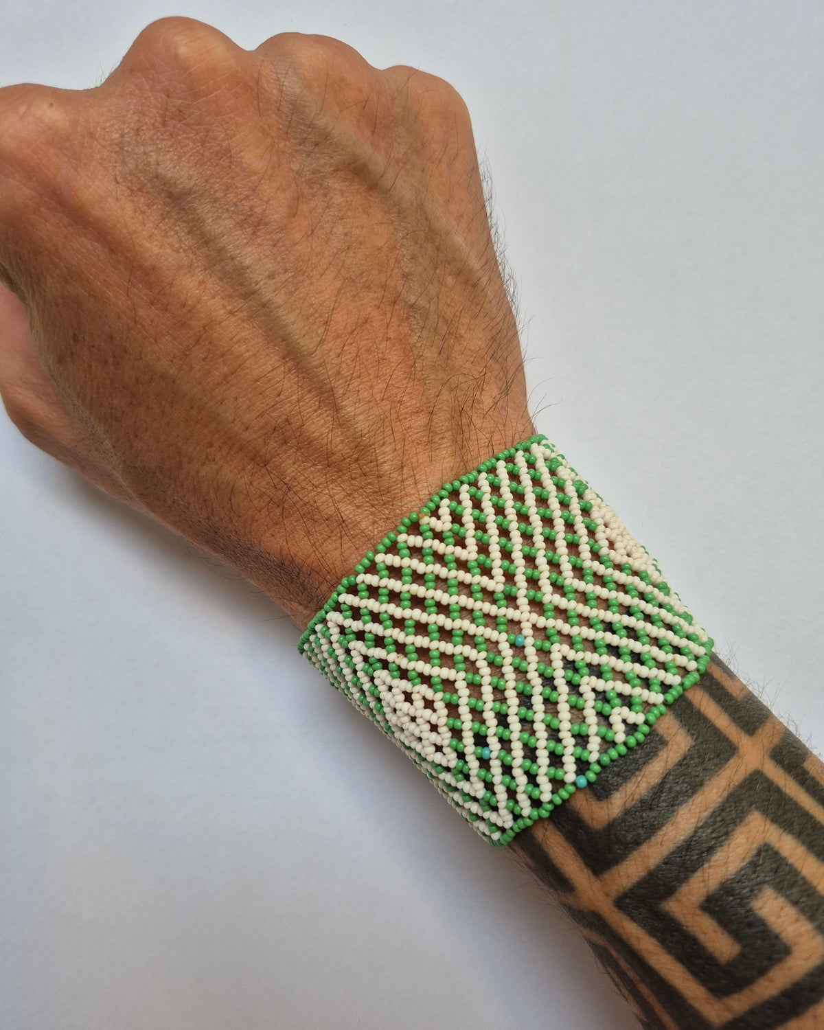 Pulseira de Miçanga Verde e Branco Povo Waura