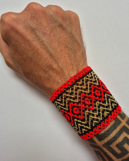 Pulseira de Miçanga Preto Dourada e Vermelho Povo Waura