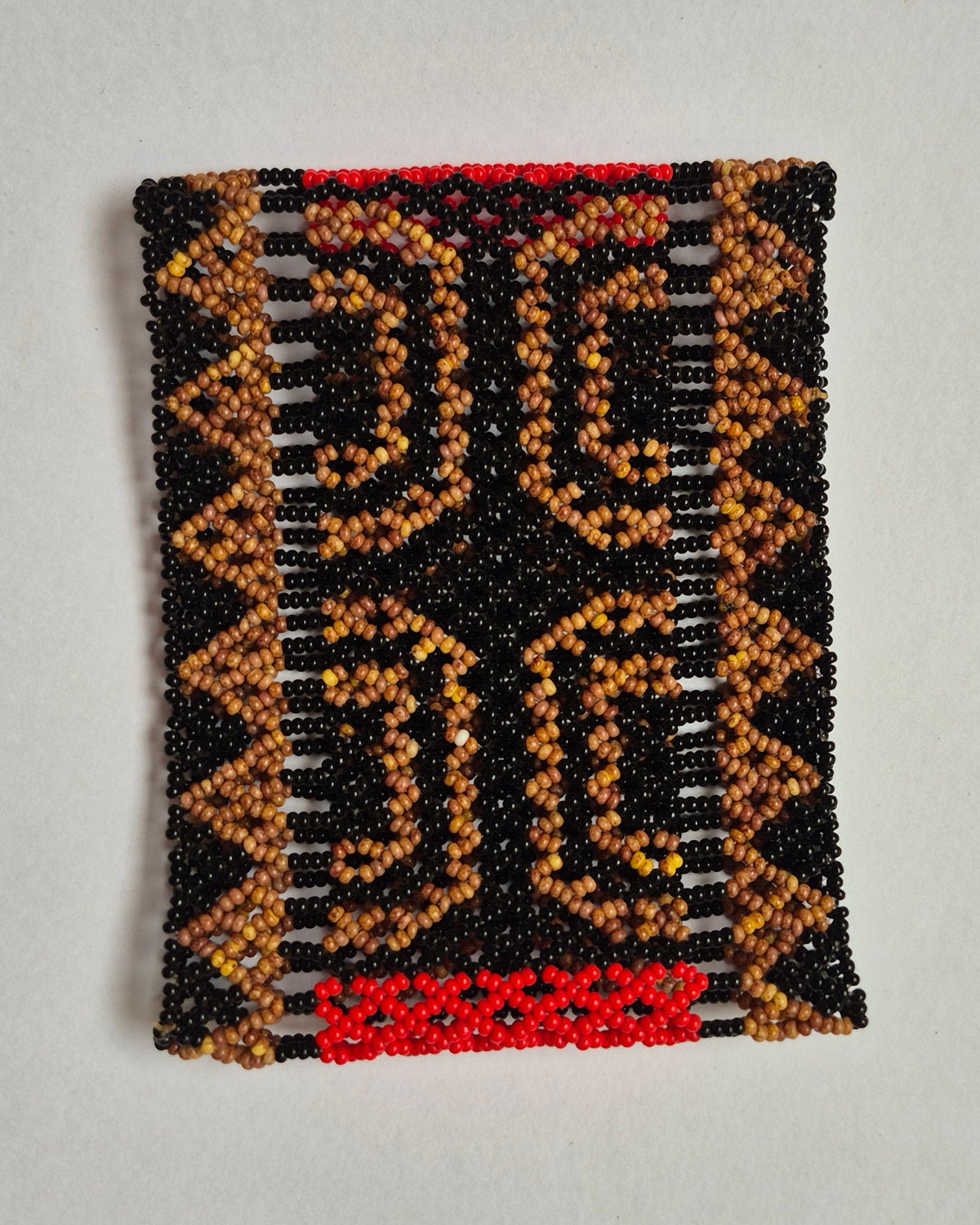 Pulseira de Miçanga Preta e Marrom e Vermelha Povo Waura