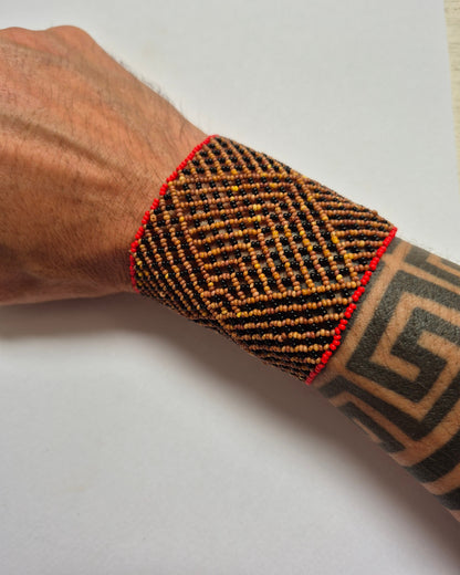 Pulseira de Miçanga Preta e Marrom e Vermelha Povo Waura
