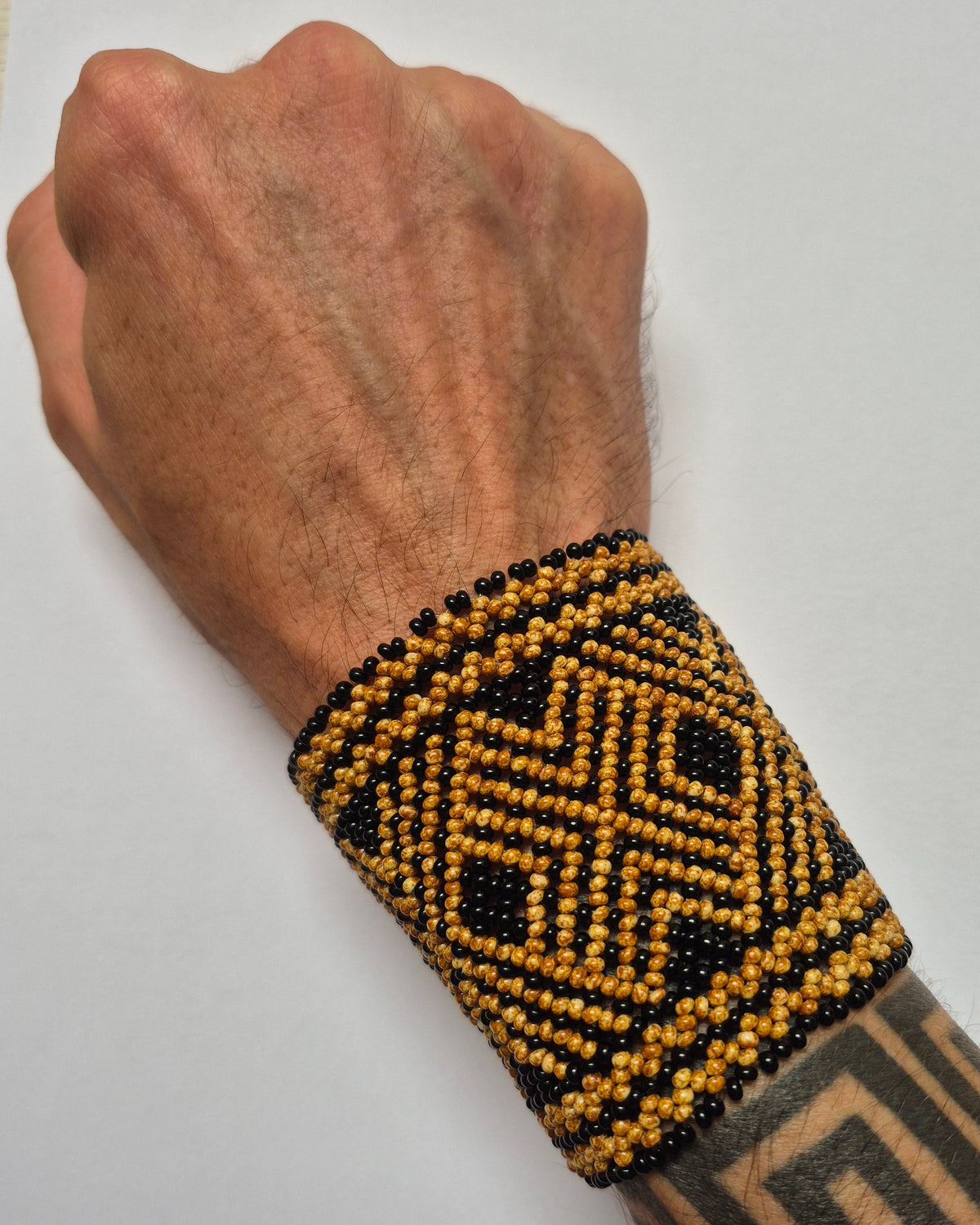 Pulseira de Miçanga Preta e Marrom Povo Kamayurá