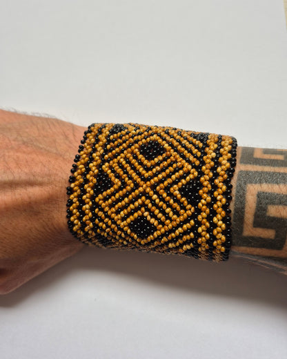 Pulseira de Miçanga Preta e Marrom Povo Kamayurá
