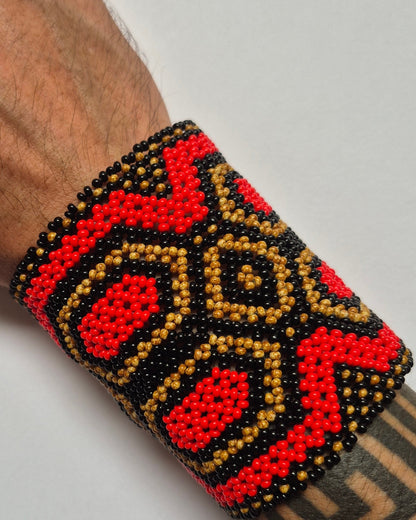 Pulseira de Miçanga Preta Marrom e Vermelha Povo Kamayurá