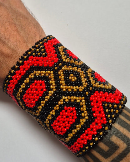 Pulseira de Miçanga Preta Marrom e Vermelha Povo Kamayurá