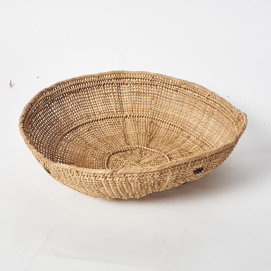 Cesto Indígena Preto e Bege Povo Yanomami