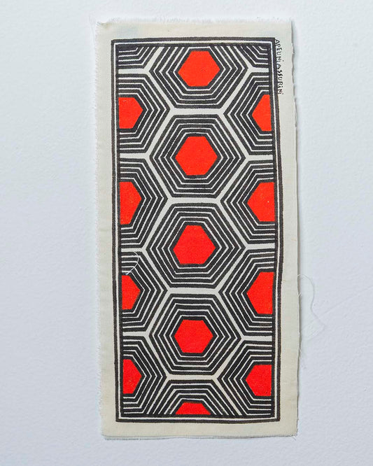 Grafismo Asurini Preto, Branco e Vermelho, Hexágonos · 25 × 12 cm