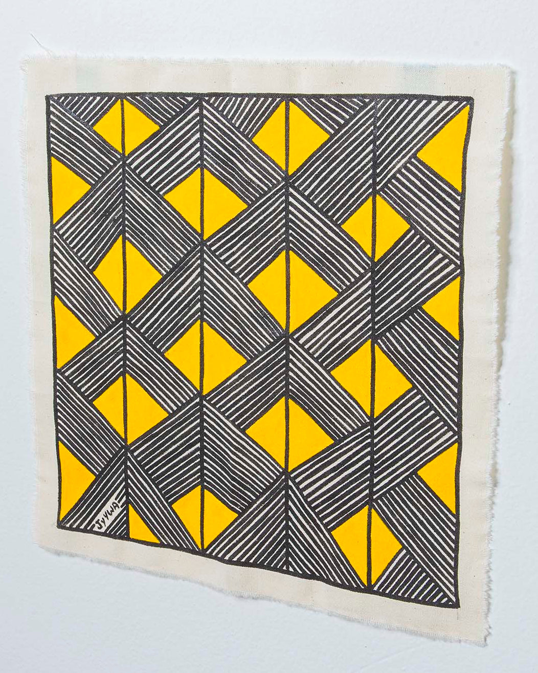 Grafismo em Tecido Preto Amarelo e Branco Asurini