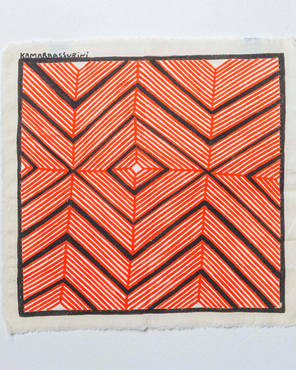 Grafismo em Tecido Preto Vermelho e Branco Asurini