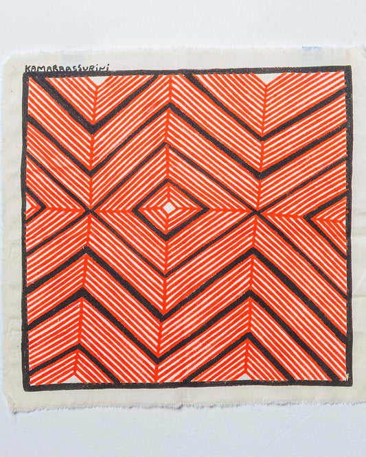Grafismo Asurini Vermelho e Preto, Zigue-zague · 25 × 25 cm