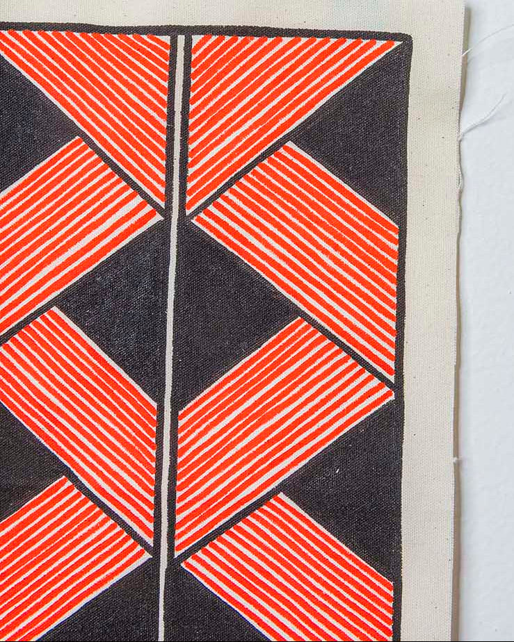 Grafismo Asurini Preto, Branco e Vermelho, Faixas · 25 × 25 cm