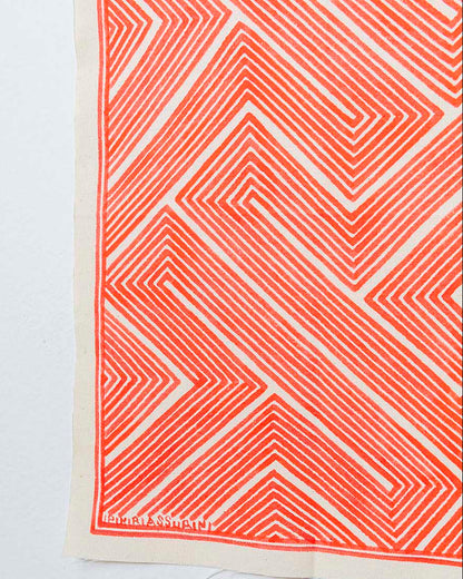 Grafismo em Tecido Vermelho e Branco Asurini