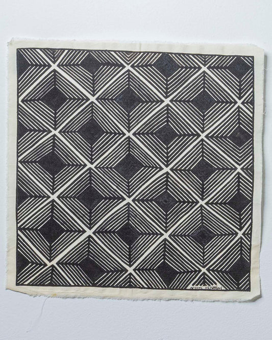 Grafismo Asurini Preto e Branco, Estrelas · 30 × 30 cm