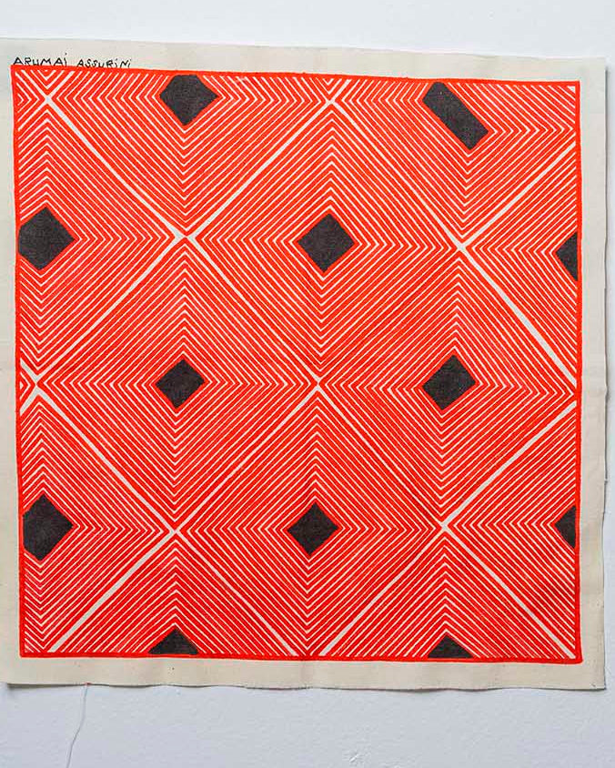 Grafismo em Tecido Preto Vermelho e Branco Asurini
