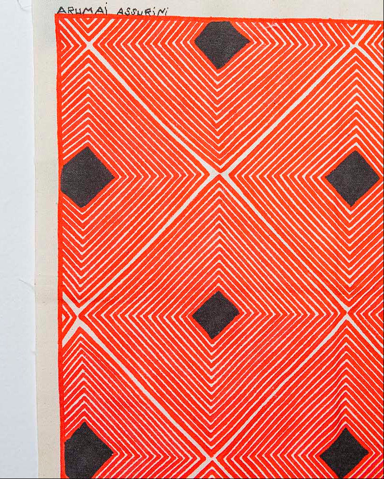 Grafismo em Tecido Preto Vermelho e Branco Asurini