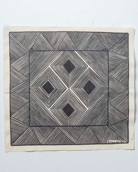 Grafismo Asurini Preto e Branco, Moldura com Losangos · 30 × 30 cm