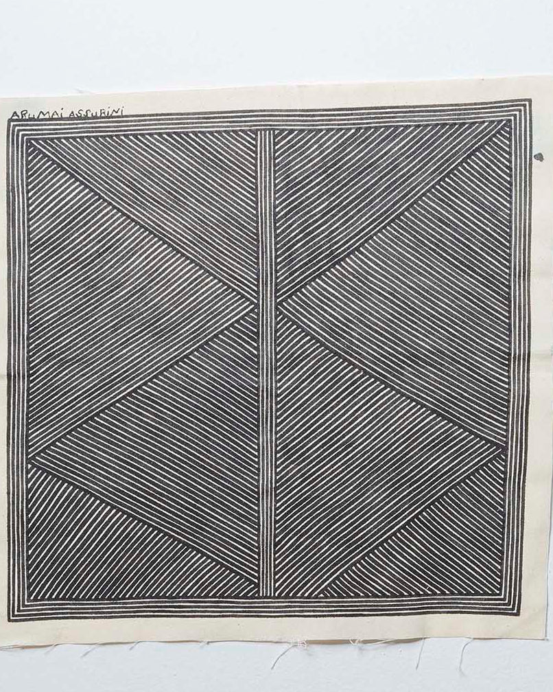 Grafismo em Tecido Preto e Branco Asurini