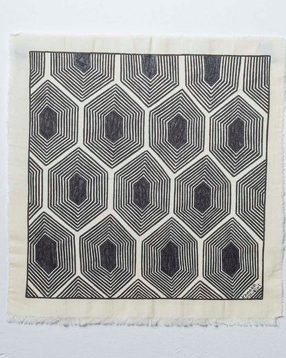 Grafismo em Tecido Preto e Branco Asurini