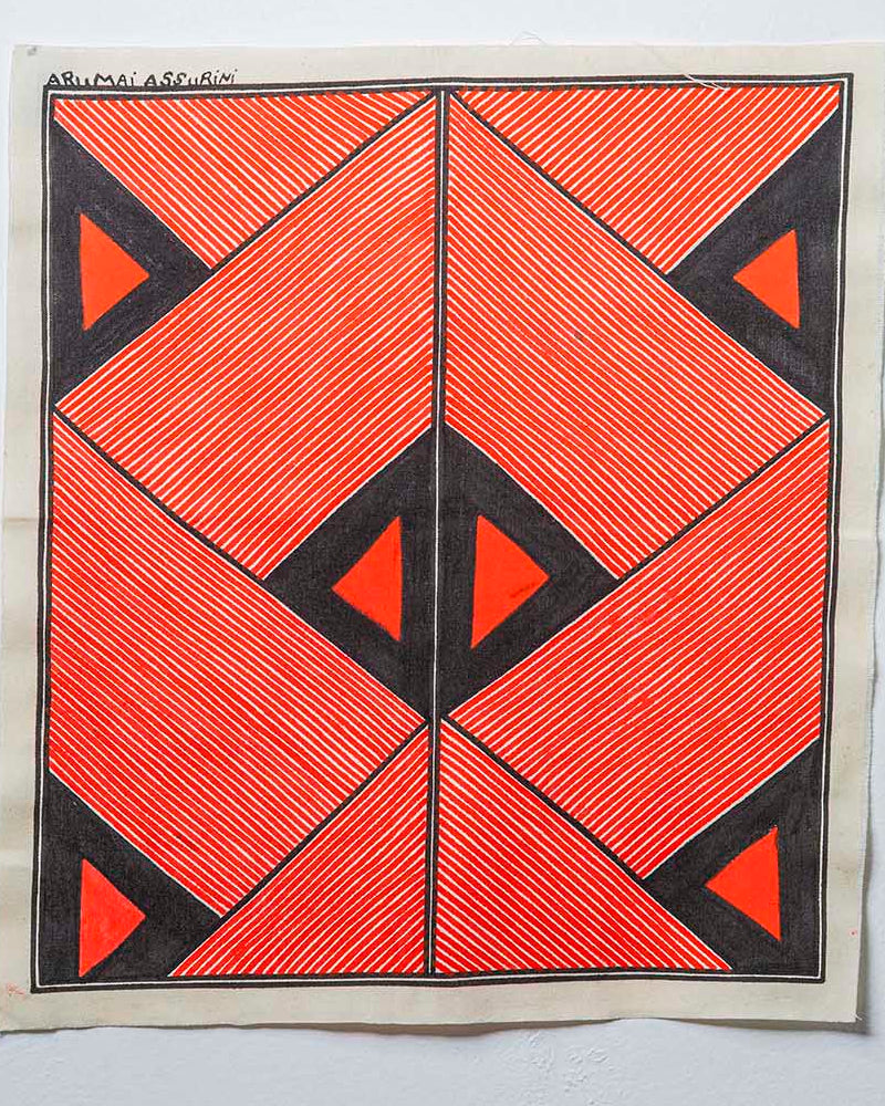 Grafismo em Tecido Preto Vermelho e Branco Asurini