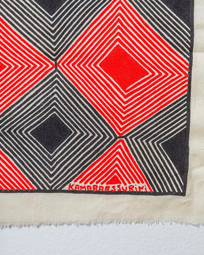 Grafismo em Tecido Preto Vermelho e Branco Asurini