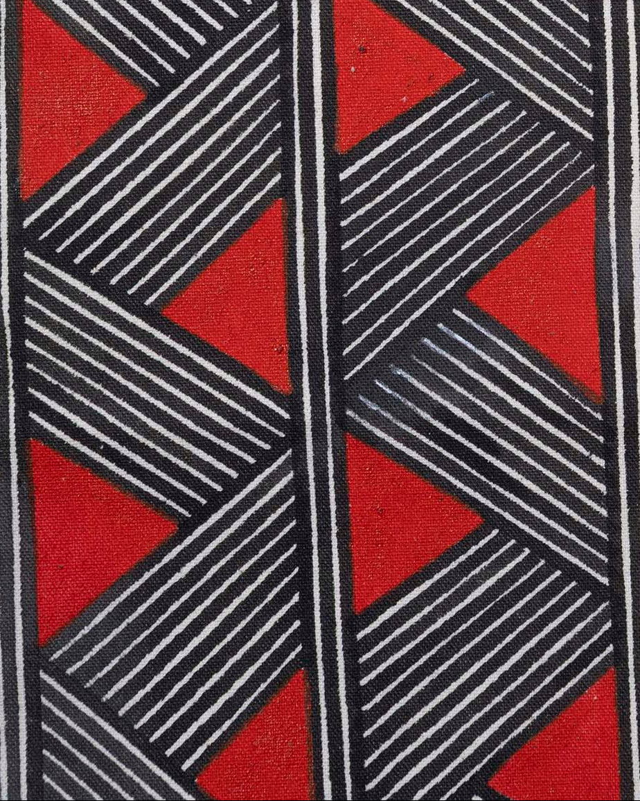 Grafismo em Tecido Preto Vermelho e Branco Asurini