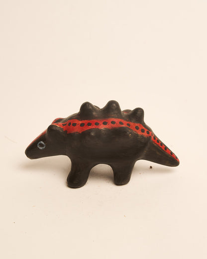 Bichinho de Cerâmica Waura Preto e Vermelho