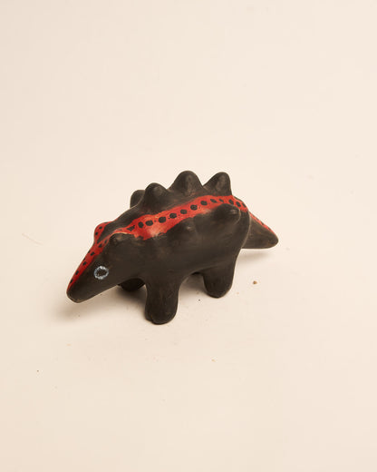 Bichinho de Cerâmica Waura Preto e Vermelho