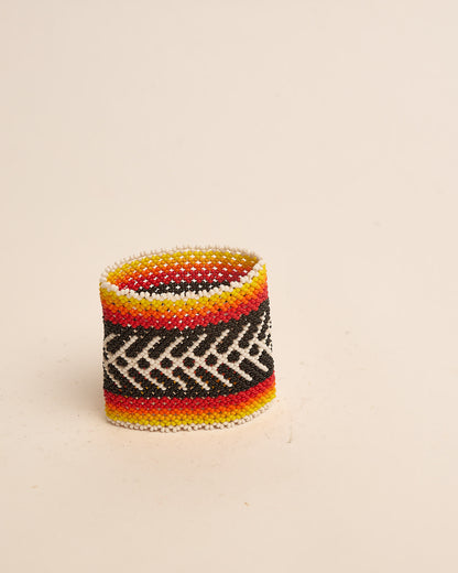 Pulseira de Miçanga Kamayurá Branca, Preta e Vermelha