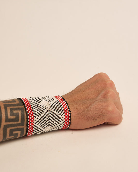 Pulseira de Miçanga Branca Preta e Vermelha Fio Elástico Povo Waura