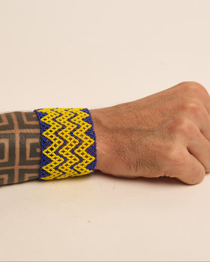 Pulseira de Miçanga Amarela e Azul Fio Elástico Povo Waura