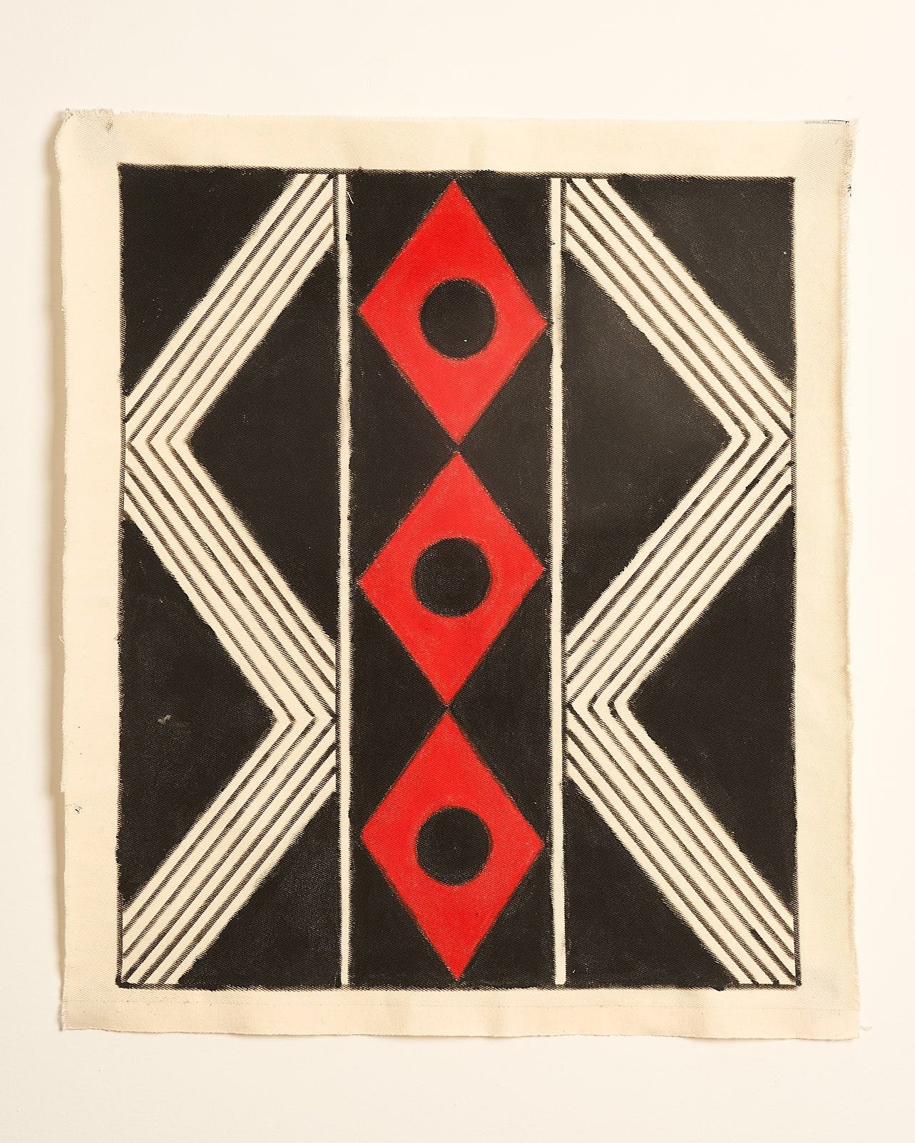 Grafismo em Tela  Preto e Vermelho Povo Yawalapiti