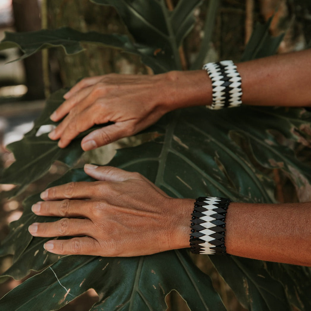 Pulseira  Indígena de Madeira Povo Xakriabá
