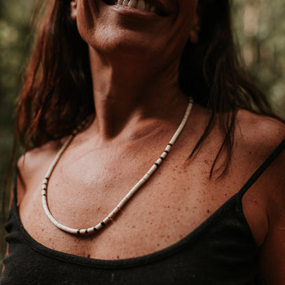 Colar Indígena de Sementes Açai e Tucumã Apurinã