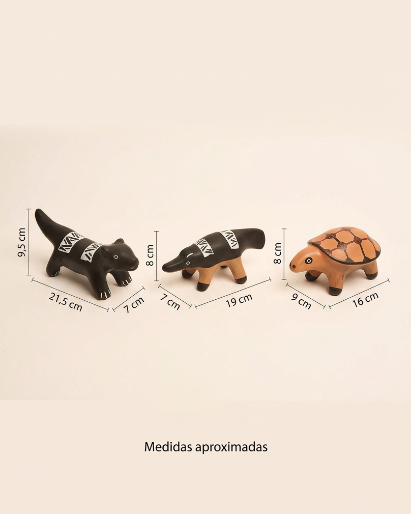 Três cerâmicas Waura em uma única fileira central, com medidas aproximadas junto aos traços e margens para recorte central em 4:5.