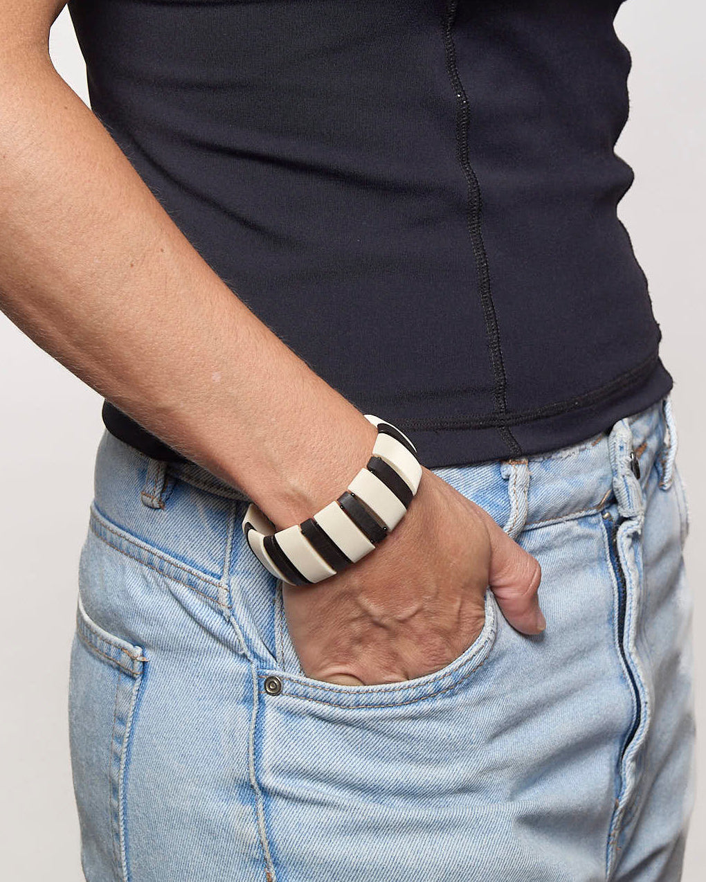 Pulseira Indígena Branca e Preta Povo Xakriabá