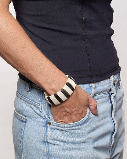 Pulseira Indígena Branca e Preta Povo Xakriabá