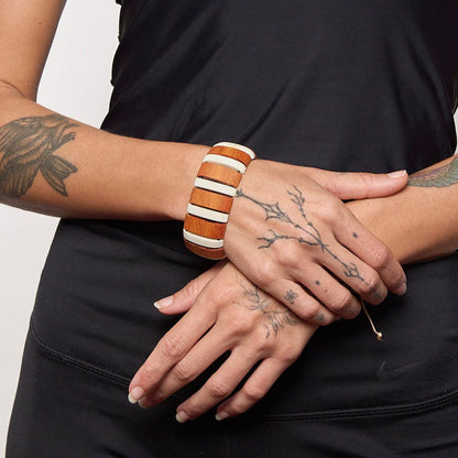Pulseira indígena Marrom e Branca Povo Xakriabá