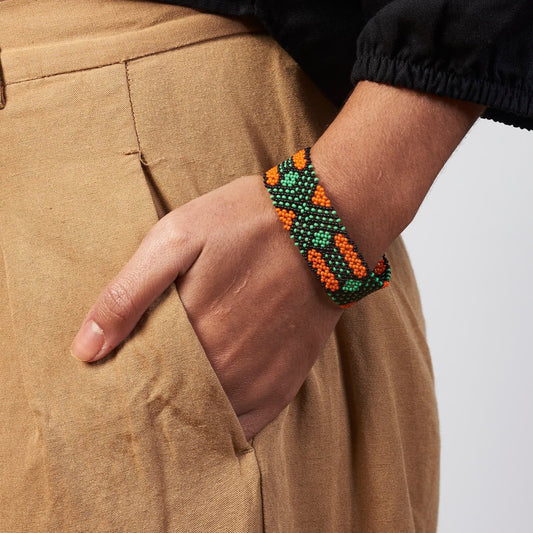 Pulseira de Miçanga Verde Laranja e Preta Miçanga