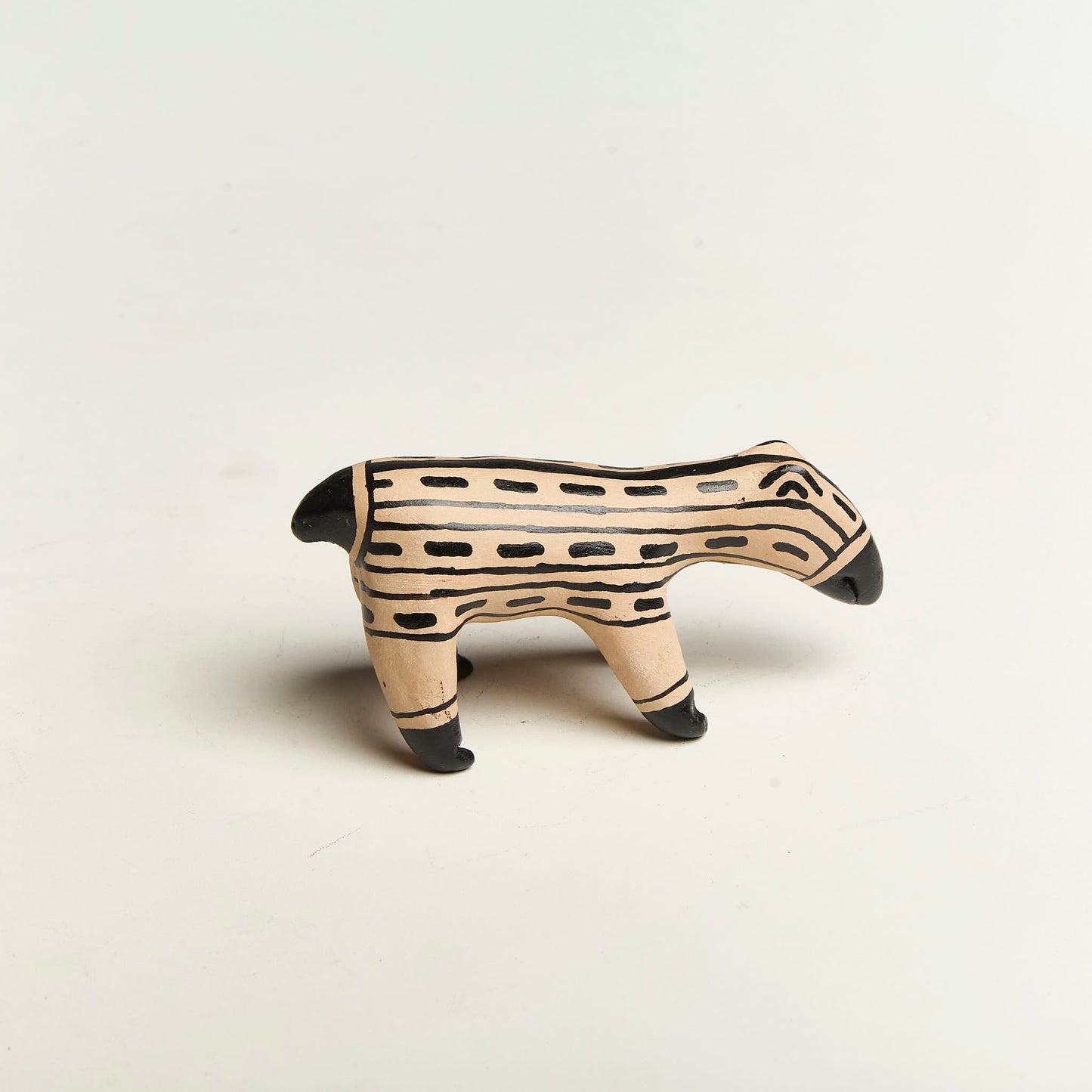 Bicho de cerâmica Povo Karajá