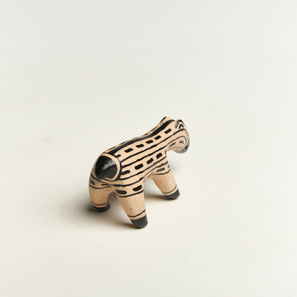 Bicho de cerâmica Povo Karajá