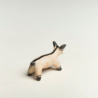 Bicho de cerâmica Povo Karajá