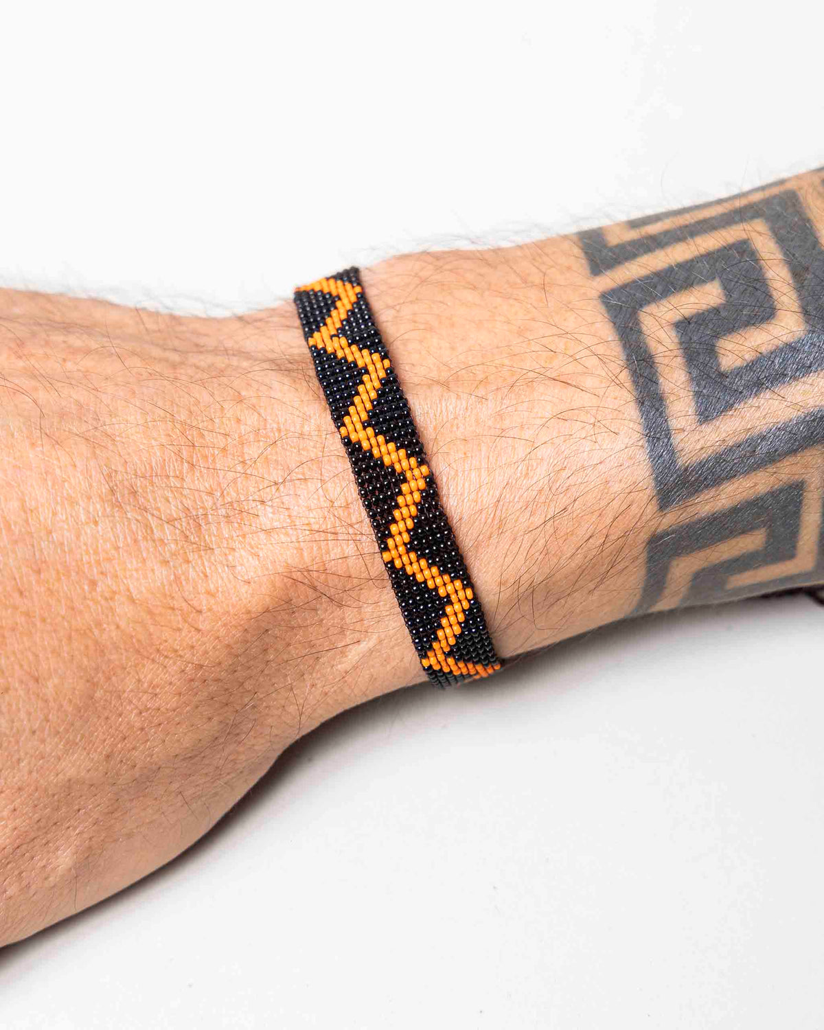 Pulseira Indígena de Miçanga Preta e Laranja Ajustável Povo Wai-Wai