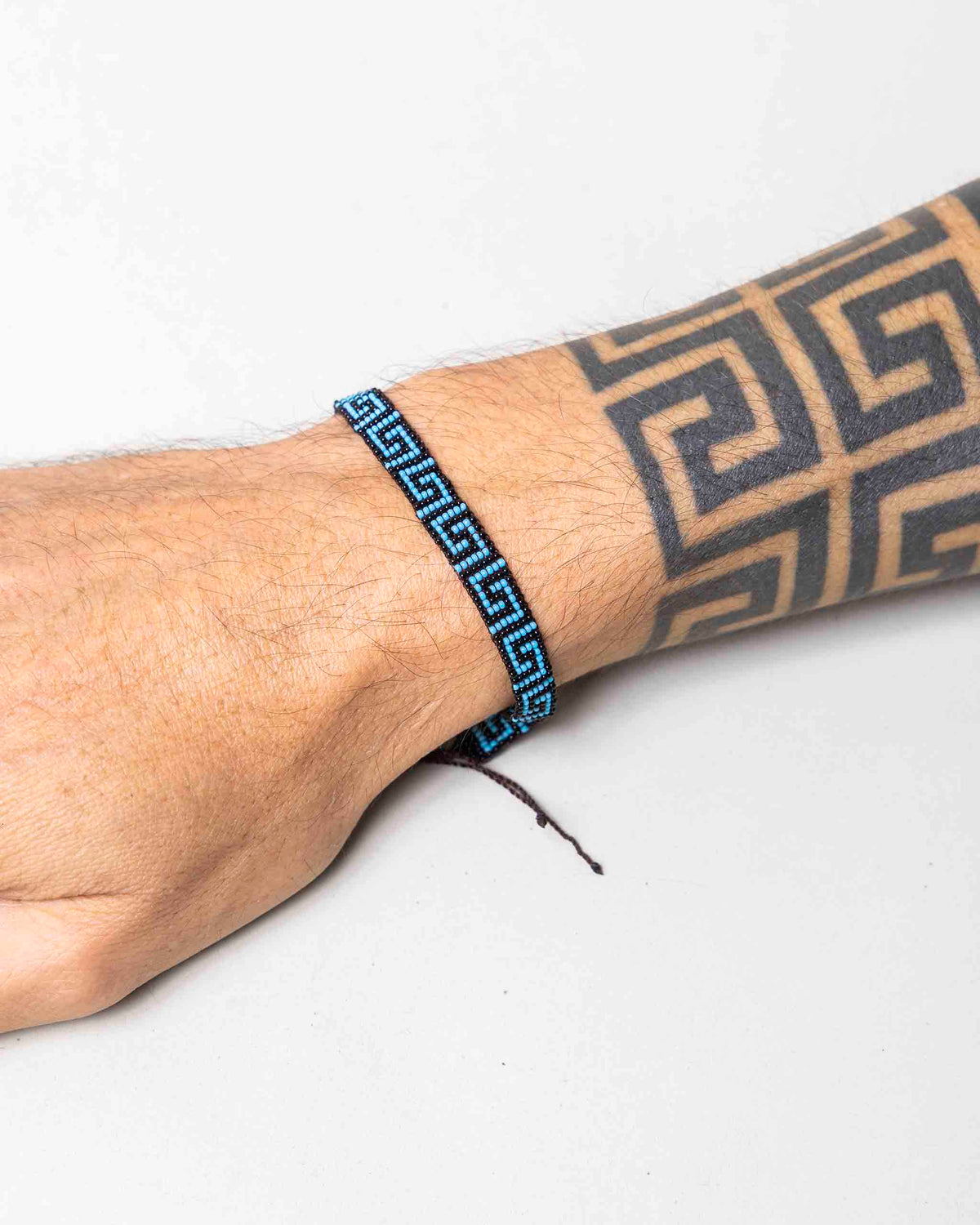Pulseira Indígena de Miçanga Preta e Azul Ajustável Povo Wai-Wai