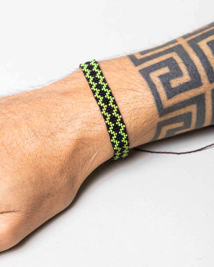 Pulseira Indígena de Miçanga Preta e Verde Ajustável Povo Wai-Wai